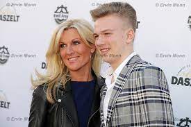 Patricia boser, 47, trat als einbrecherin nur. Patricia Boser Mit Sohn Kai Das Zelt Gala 2018 Ervin Monn