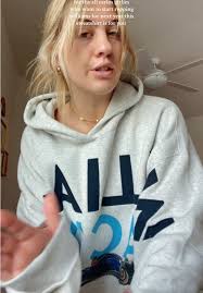 Show Your Support for Carlos Sainz with This Sweatshirt