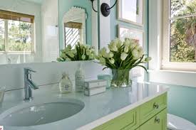 When browsing small bathroom decorating ideas, take note of what is and is not present in other spaces. 27 Creative Ways To Decorate A Small Bathroom