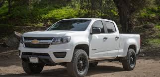 gm to offer front leveling kit for chevy colorado gmc canyon gm authority chevy colorado gmc canyon