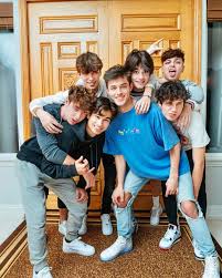 Pinterest Yara Lima In 2020 Cute Teenage Boys Cute White Boys Cute Boys