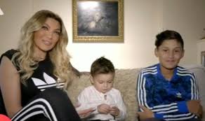 Όσα είπε η αγγελική ηλιάδη για την είσοδο της στο ριάλιτι επιβίωσης του αντ1. Gia Prwth Fora Anoigei To Spiti Ths H Aggelikh Hliadh Life Is