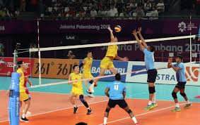 Server merupakan suatu posisi untuk pemain melakukan servis. Tugas Dan Jumlah Pemain Bola Voli Apa Saja Guratgarut