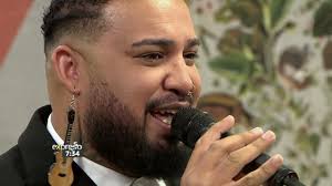 Robin Pieters performs 'Move Right On'