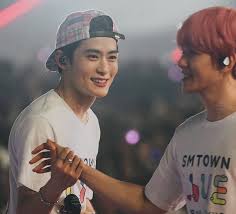 Exo's baekhyun and nct's doyoung have teamed up for a cover of the 2001 hit song 'doll'. Suho S Hawaii Shirt On Twitter Jaehyun Looking At Baekhyun With Heart Eyes Whilst Holding His Hand And Jaehyun With Junmyeon Aka The Exo And Nct Faves All Interacting Exozen Nation We Have