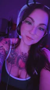 Looking for gaming friends online