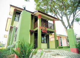 Kavling lebih dari 5m dapat taman samping, bahkan kolam renang, lebar 10 meter dapat 2 unit. Ini 4 Desain Rumah Tahan Gempa Sesuai Anjuran Bnpb Rumah Dan Gaya Hidup Rumah Com