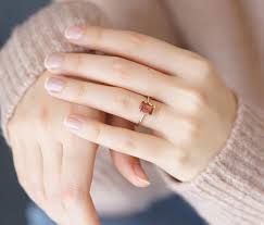 Turmalin Tektas Yuzuk Turmalin Tasli Farkli Evlilik Teklifi Yuzugu Tasar Gold Ring Designs Gold Band Diamond Ring Gold Jewelry Fashion