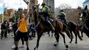 Police and protesters clashing in sydney. Anti Lockdown Protesters Clash With Sydney Police France 24