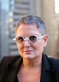 Kelly Gunn's Instagram, Twitter & Facebook