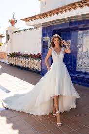 Sleeveless V Neckline Lace A Line Wedding Dress With High Low Skirt Kleinfeld Wedding Dresses High Low Fit And Flare Wedding Dress Different Wedding Dresses