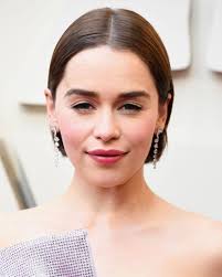 Emilia clarke debuted a major new haircut, a short brunette bob, after wearing her hair. Bob Haircut A List Of The Lovers The Undercut