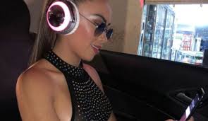 Las declaraciones de la joven le cayeron muy mal al cantante, que no dudó en entablar una demanda contra la joven. Epa Colombia Polemica Fue Una Burla Polemica Por Imitacion De Epa Colombia A Paola Jara Tendencias Caracol Radio