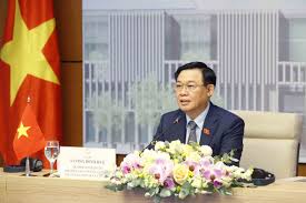 Vương đình huệ sinh ngày 15 tháng 3 năm 1957, quê quán tại làng chài xuân lộc, xã nghi xuân, huyện nghi lộc, tỉnh nghệ an. Chá»§ Tá»‹ch Quá»'c Há»™i VÆ°Æ¡ng Ä'inh Huá»‡ Há»™i Ä'am Vá»›i Chá»§ Tá»‹ch Háº¡ Viá»‡n Australia Bao áº£nh Viá»‡t Nam