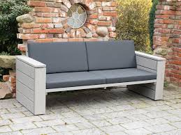 Made an outdoor sofa inspired by an ana white plan. Lounge Sofa 3 4 Sitzer Zeitlose Loungemobel Aus Heimischem Holz