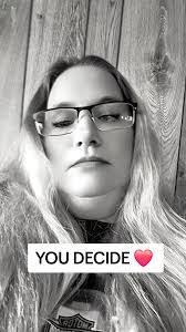 Jennifer Jeffers's Instagram, Twitter & Facebook