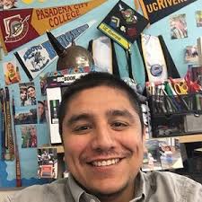 Isaac Cuevas (@MrCuevas33)