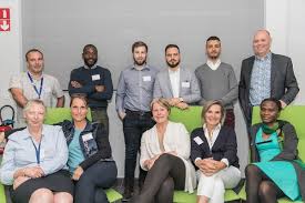 Tot je zegt, we moeten. We Moeten Eens Praten Over Facility Fm Magazine