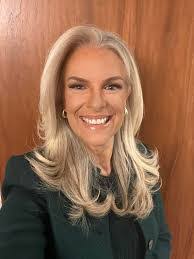 Carrie Davin's Instagram, Twitter & Facebook