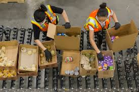 Mucho más que una hamburguesa. As Rural Schools Close Some Hungry Kids To Get A Box Of Processed Food Civil Eats