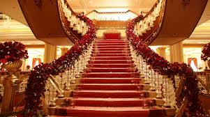 Enjoy our red roses wedding ideas in the gallery below and get inspired! 7 Wedding Decoration Ideas For Your Big Day