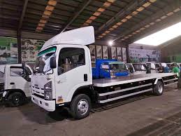 نقل السيارات الفاخرة بأمان في الطائف