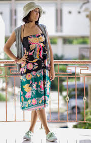 Kamu bisa memadupadankan beberapa jenis kain dengan kalau ngomongin soal batik, tentu tidak terlepas dari perkembangan fashion saat ini. Model Baju Batik Jarik Gendong Grosir Batik Solo Terkini