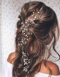 Sur de beaux cheveux long une coiffure semi lachés … une fête au milieu de la clairière… Coiffure Demoiselle D Honneur Cheveux Laches Coiffure Demoiselle D Honneur Coiffure Mariee Cheveux Mi Longs Coiffure Cheveux Mi Long Mariage