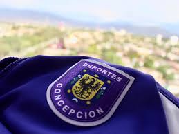 El escudo oficial de deportes concepción, hasta 1998, reprodujo la insignia de la municipalidad local, con un tercer escudo, cuyo origen podría ser anterior incluso al municipal, simboliza la cabeza (de. El Escudo Mas Bello Club Social Y De Deportes Concepcion Facebook