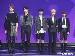 Not even 24 hours after he was announced, #soobin was the 2nd topmost trending hashtag on twitter, garnering over 250 thousand tweets in 30 minutes. Media Showcase 200518 Txt Kpop Show Photos