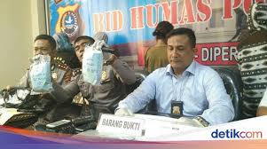 Kondisi itu diikuti juga dengan terbentuknya timbunan oleh karena gejala tersebut, penyakit asam urat juga kerap disebut sebagai penyakit arthritis. Dokter Saraf Obat Pcc Dipakai Untuk Pelemasan Otot Dan Sakit Pinggang