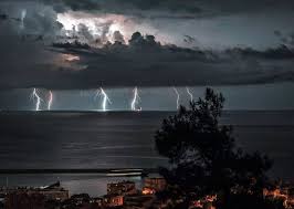 Καταιγιδοπυρήνας επηρέασε μεγάλο μέρος του νομού καβάλας από τα βορειοδυτικά ο οποίος ενισχύθηκε στο ανατολικό κομμάτι του νομού σερρών. Ektakto Deltio Epideinwshs Kairoy Xalaei Apotoma O Kairos Sthn Kabala Kavala News Ta Nea Ths Kabalas Online