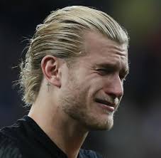 Liverpool flop loris karius has released an extraordinary statement on twitter after being papped kissing a mystery woman on a boat. Fc Liverpool Loris Karius Ein Zwei Wochen Jeden Tag Daran Gedacht Welt