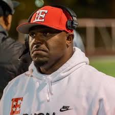 Marcus Crowell (@Crowellm71)