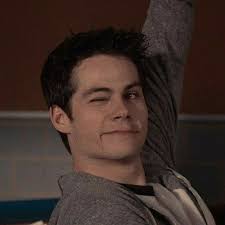 𝘁𝗲𝗲𝗻 𝘄𝗼𝗹𝗳 𝗿𝗲𝗮𝗰𝘁