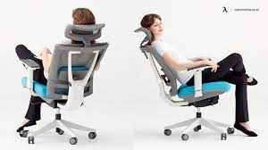 The lower portion of the spine, just above the buttocks, naturally curves inward. 10 Ergonomic Chairs For Lower Back Pain In 2021