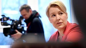 Gesammelt werden sie von wissenschaftlern der plattform „vroniplag wiki. Franziska Giffey Die Fehler Fetischisten Und Ihre Korinthenkackerei Ein Kommentar Stern De