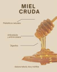 La miel cruda es miel casi tal como sale del panal: sin aditivos, azucares  añadidos o procesos industriales. Así conserva sus enzimas, antioxidantes y  los sabores naturales de cada floración A lo
