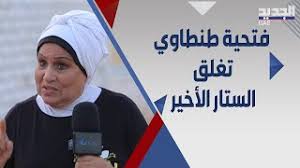 .شويه ومرات خالى قعدت معايا انا وامى وقعدو يتكلموا شويه وبعدين انا ندهت لامى بره وقلتلها ماما انا عايز انيك فتحيه وانيكك معاها قالتلى ازاى وكانت مرات خالى وخالى لسه متجوزين من. D Dxb Dekjl3rm
