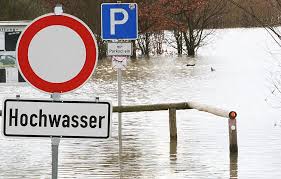 Check spelling or type a new query. In Fluss Gefallen Rettungskrafte Suchen Im Wasser Nach Vermissten Region Land Schwarzwalder Bote