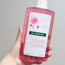 If you know you're allergic to these artificial hair dyes, look for salons near you that use organic hair color—brown says these are usually gentler on the scalp. Scabs On Scalp After Hair Dye 3 Possible Causes And Ways To Start Healing Your Scalp Today
