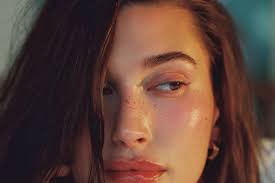 Hailey Bieber & Kendall Jenner's MUA Breaks Down the Ultimate Summer Makeup  Routine