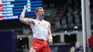Piotr lisek zajął szóste miejsce w finale skoku o tyczce podczas igrzysk olimpijskich w tokio. Hme Torun 2021 Piotr Lisek Brazowym Medalista Polsat Sport