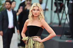 She walked for big names from the fashion industry like dior and dolce & gabbana. Elsa Hosk Scrambles For Dropped Earring At The Marriage Story 2019 Venice Film Festival Premiere