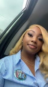 Kendra Wells's Instagram, Twitter & Facebook