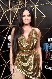 Singer demi lovato posted an apology to instagram on monday after beefing with a frozen yogurt shop in los angeles over its options for people with dietary restrictions. Demi Lovato Max Ehrich Share Behind The Scenes Engagement Photos