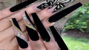 Las uñas acrílicas negras 2021 son todo un clásico. Recreacion Diseno De Instagram Unas En Color Negro Matte Con Mariposas Tornasol Youtube