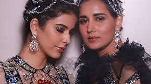 Falguni Shane Peacock Exhibited The Splendour of Jaipur in A Sublime  Palette at ICW'19