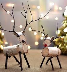 Fabriquez un meuble étagère avec des rondins de bouleau pour une poignée d'euros. Decorations De Noel Rustiques Et Naturelles Decoration Noel Deco Noel Nature Decoration Noel Fait Main