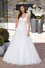 We did not find results for: Brautkleid 18210 Zelda Mit Schleppe Tull Mit Stickerei Brautmode Braut Brautkleid